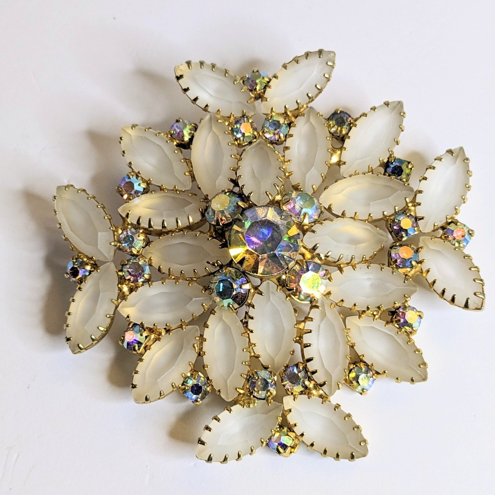 Rare Vintage Frosted Glass & Aurora Borealis Rhinestone‎ Floral Brooch